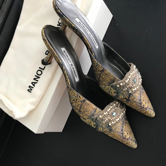 Manolo Blahnik Jewel Toned Brocade Mule - Picture 6 of 12